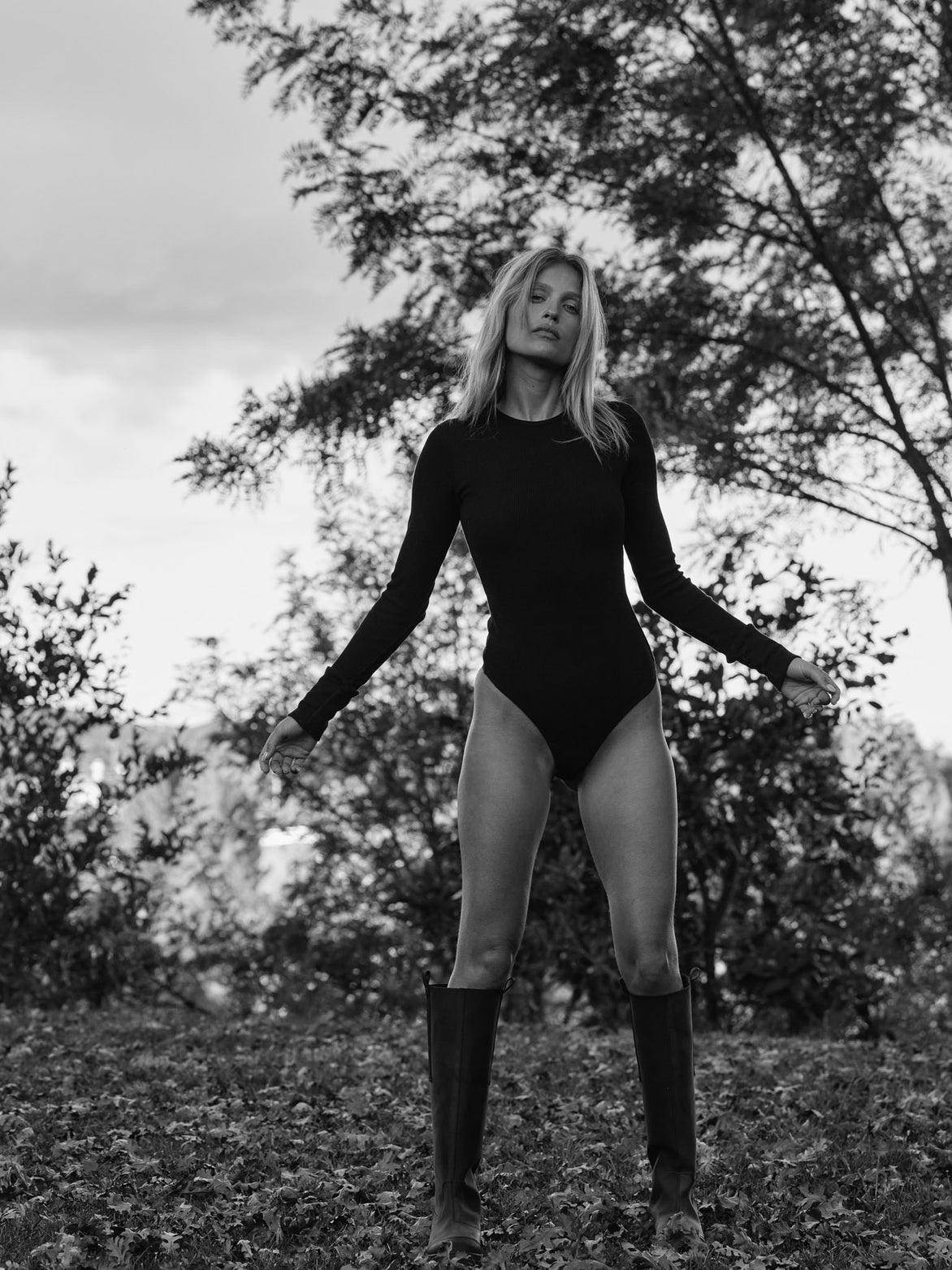 Crewneck Thong Black Bodysuit with Snaps – Island Girl